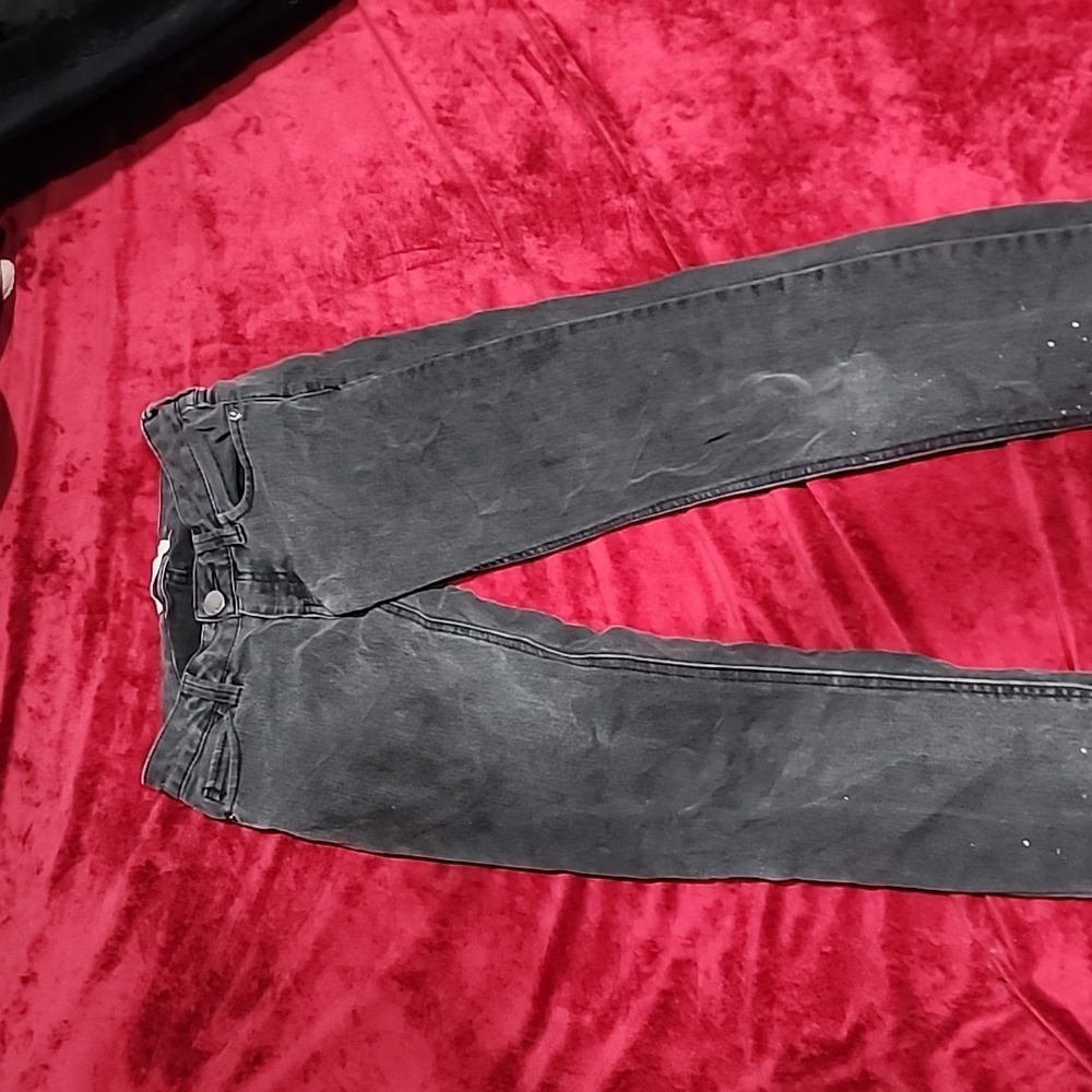 Grunge black skinny jeans